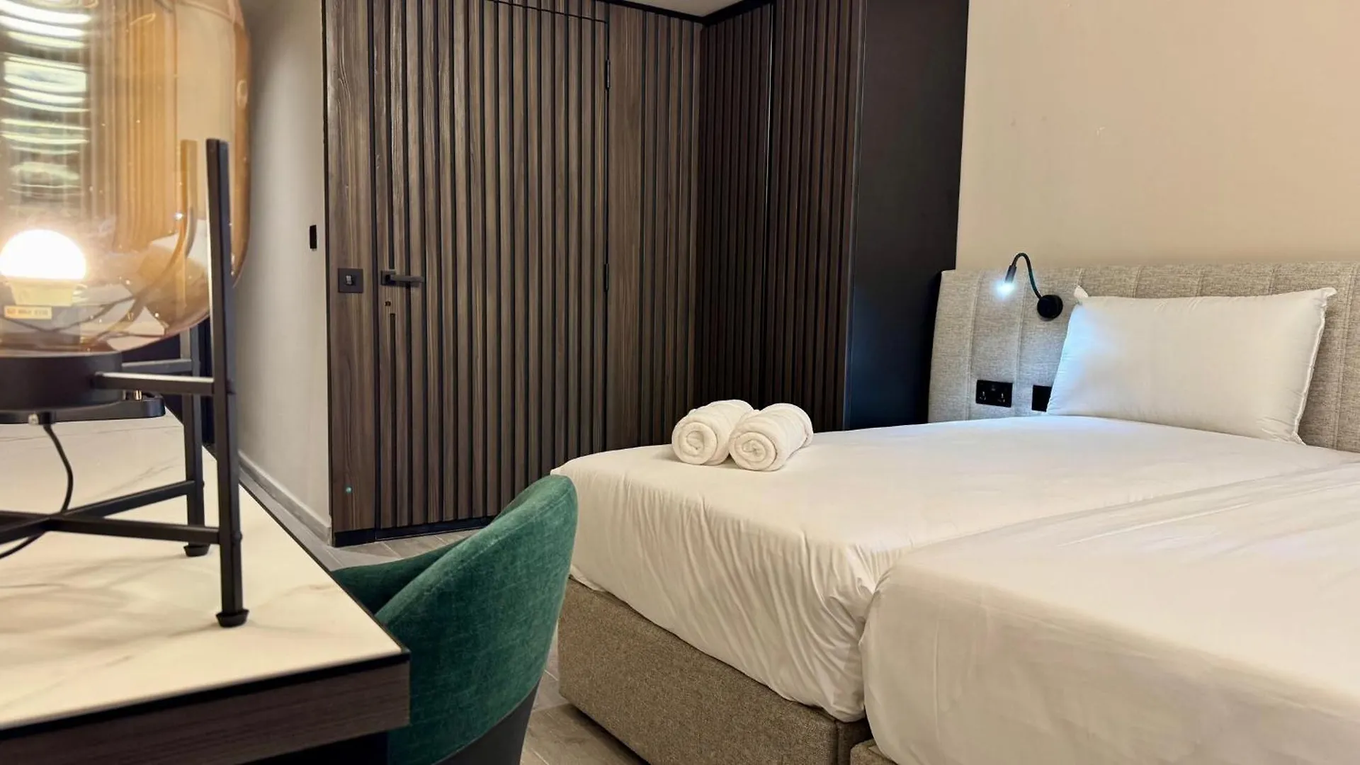 Aste Hotel San Ġiljan