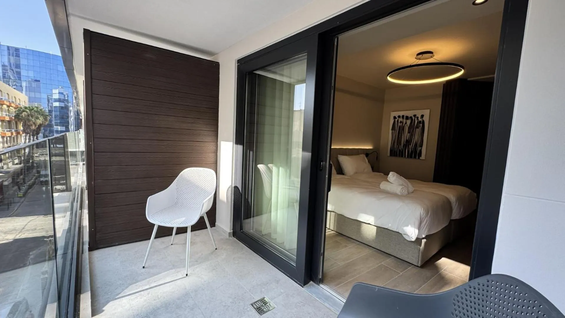 Aste Hotel San Ġiljan
