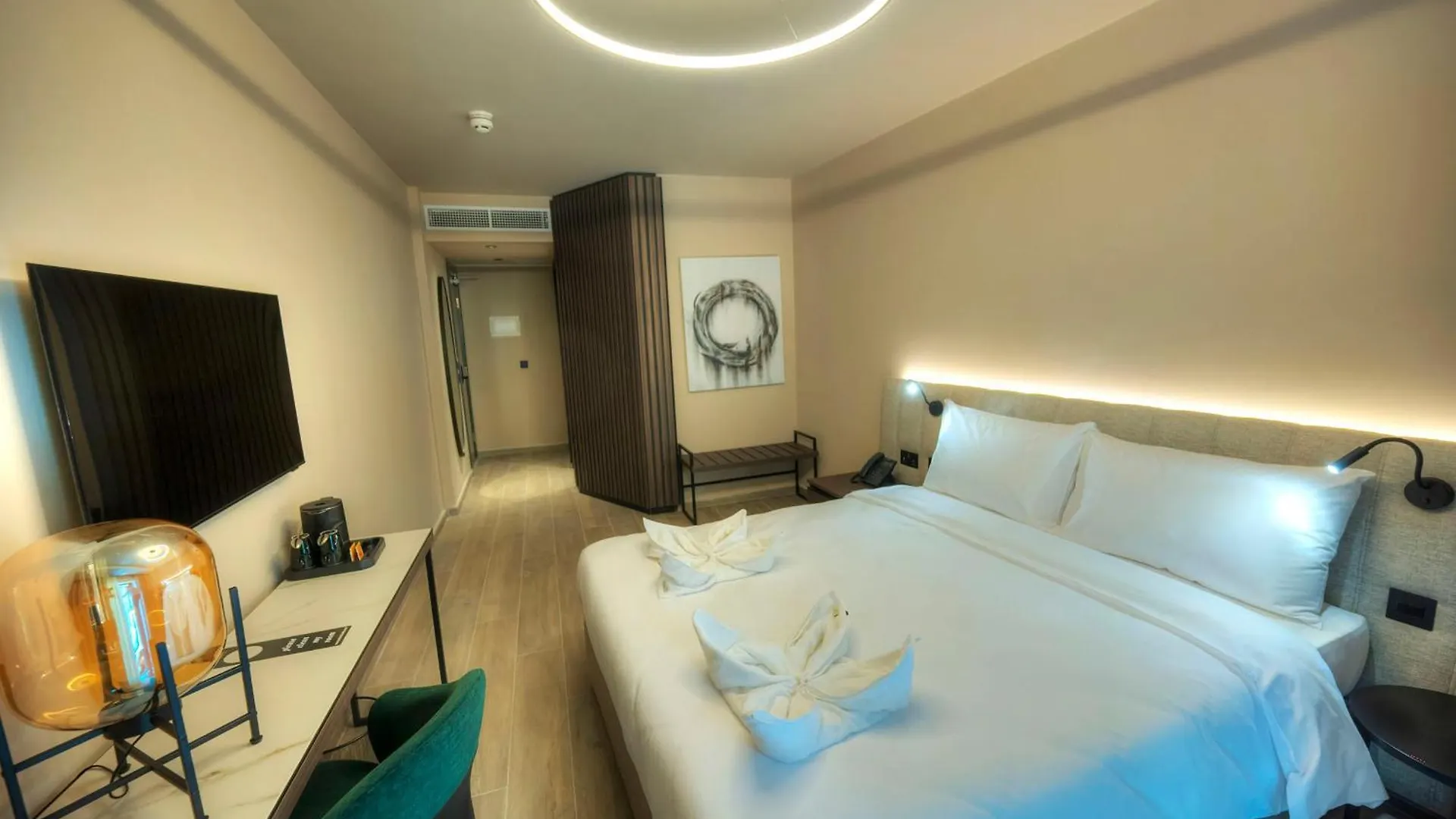Aste Hotel San Ġiljan