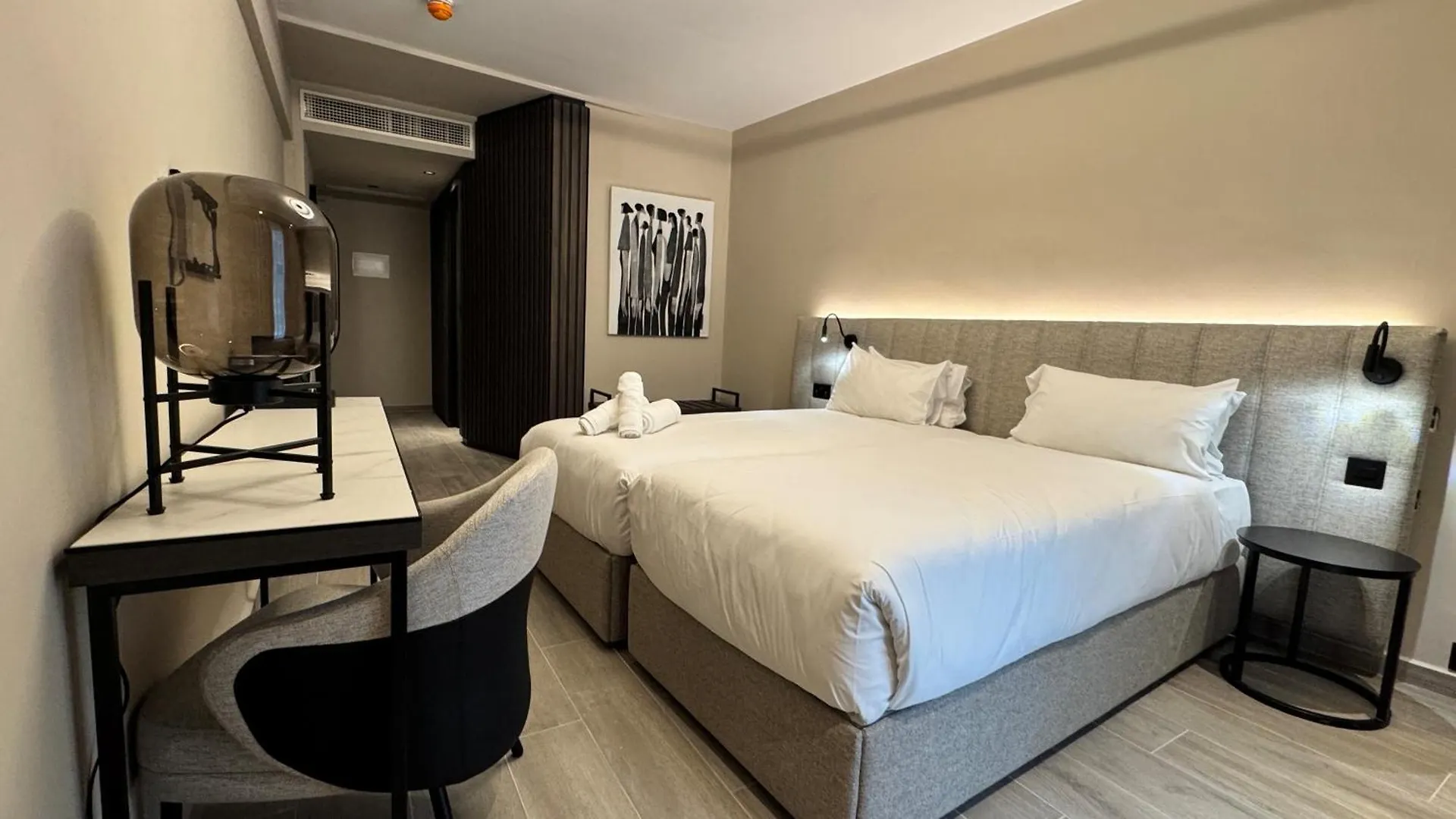 Aste Hotel San Ġiljan