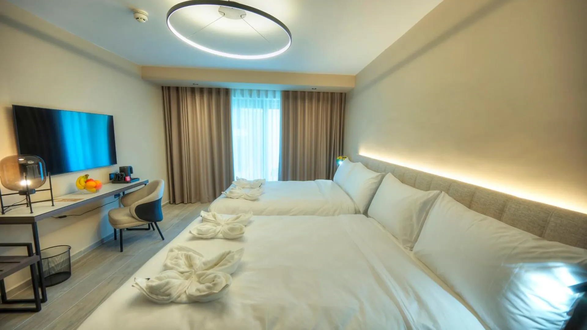 Aste Hotel San Ġiljan
