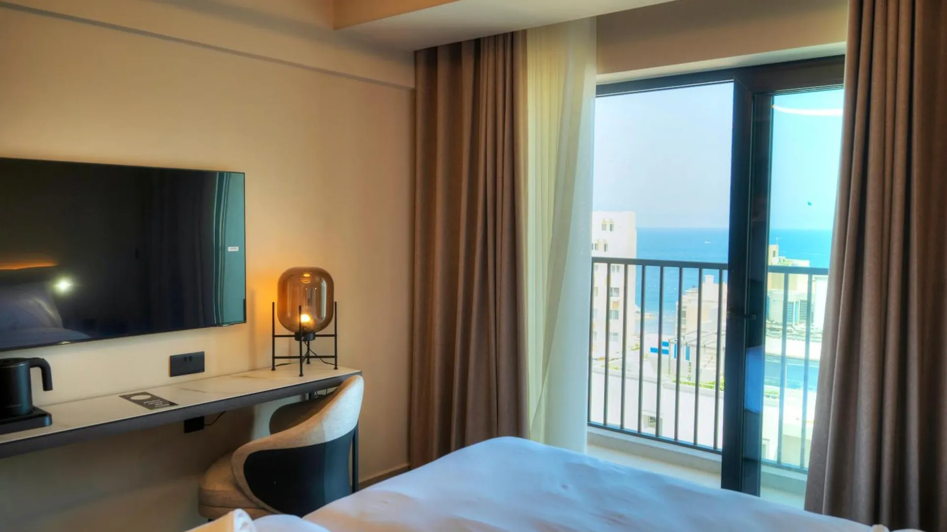 Aste Hotel San Ġiljan
