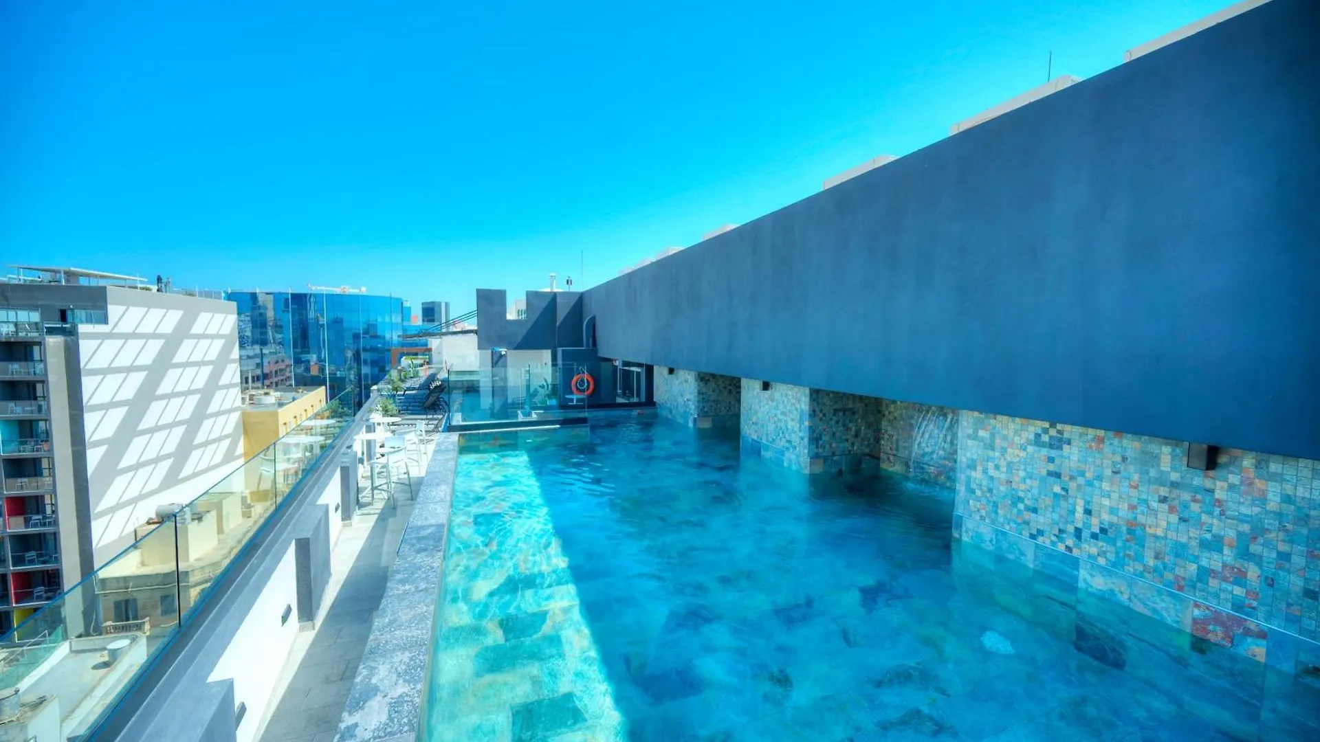 Aste Hotel San Ġiljan